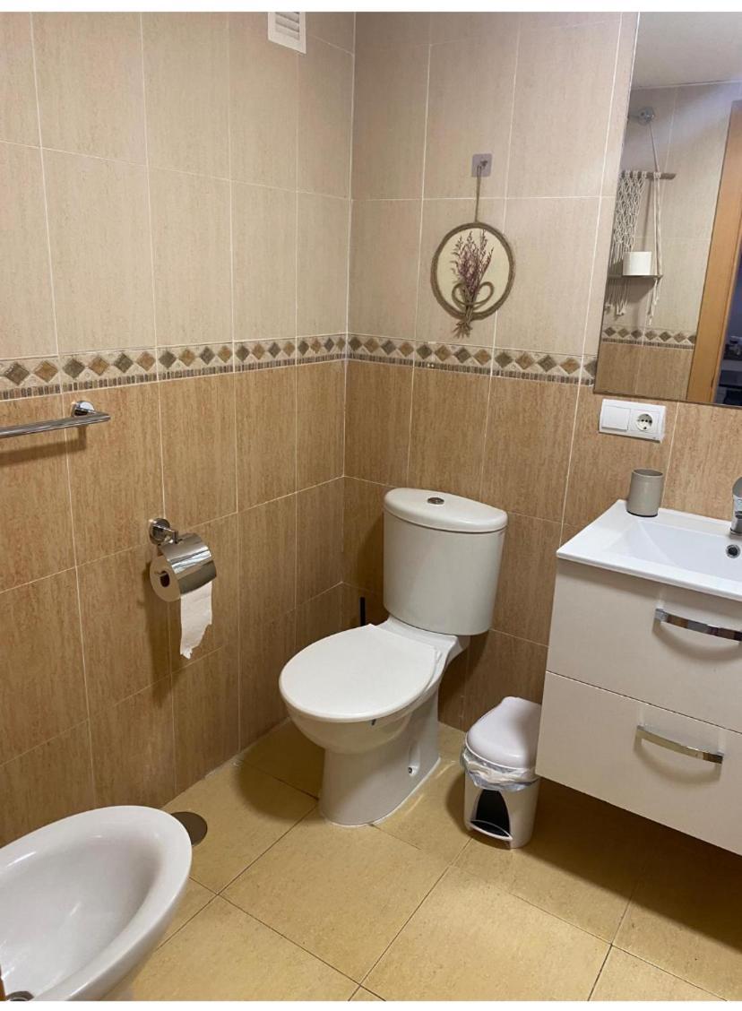 Bajo Con Jardin A Pie De Playa Y Piscina Comunitaria Con Jacuzzi Apartment Playas de Vera Luaran gambar