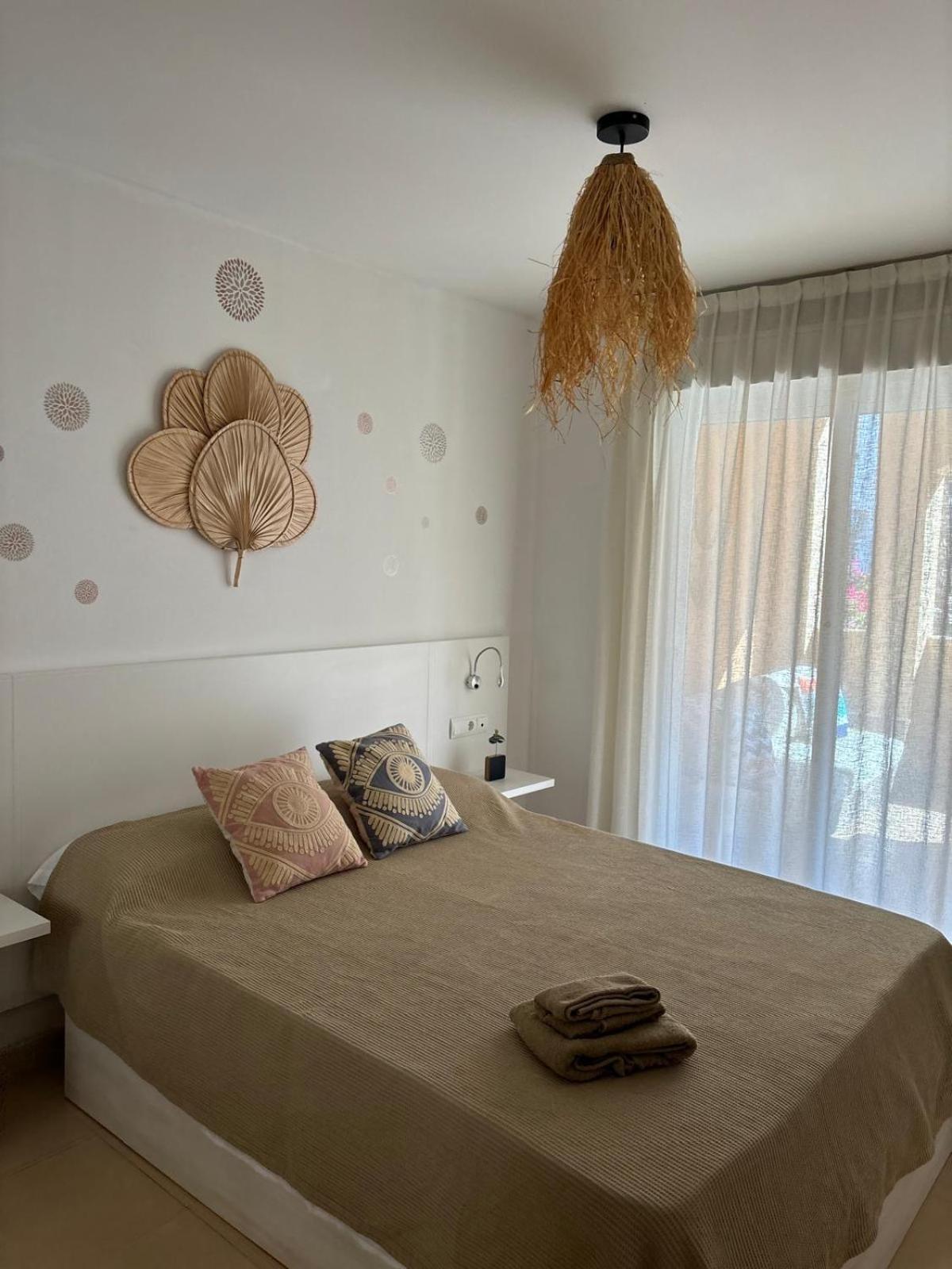 Bajo Con Jardin A Pie De Playa Y Piscina Comunitaria Con Jacuzzi Apartment Playas de Vera Luaran gambar